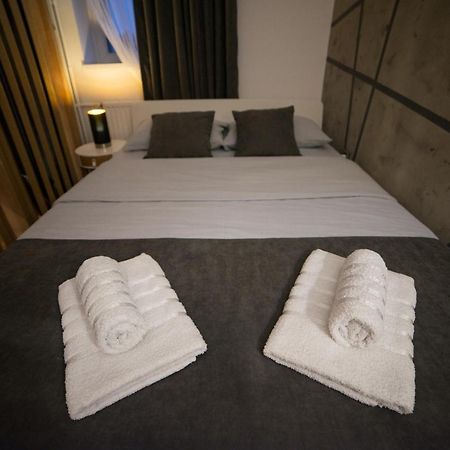 Royal Apartment Palánka Kültér fotó