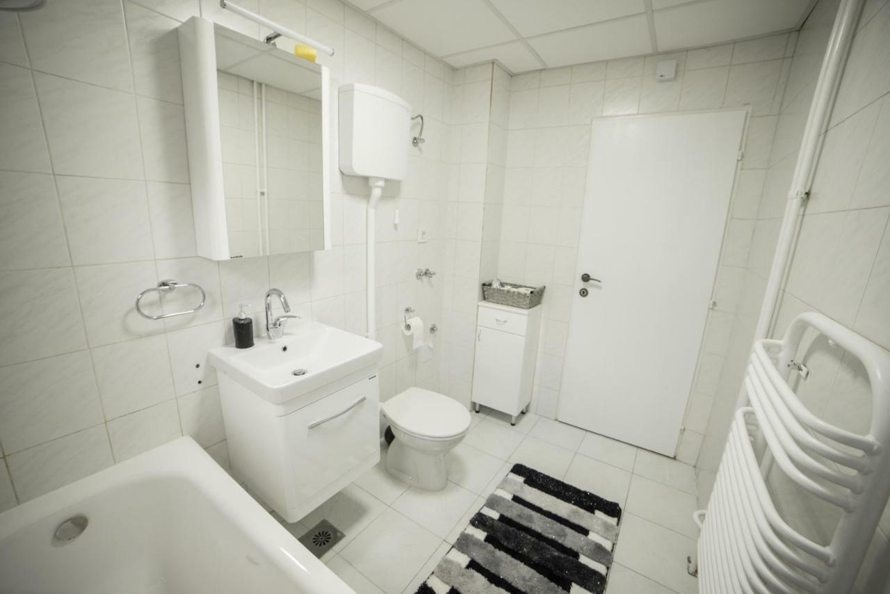 Royal Apartment Palánka Kültér fotó
